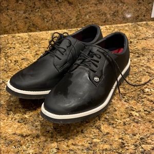 Men’s golf shoes